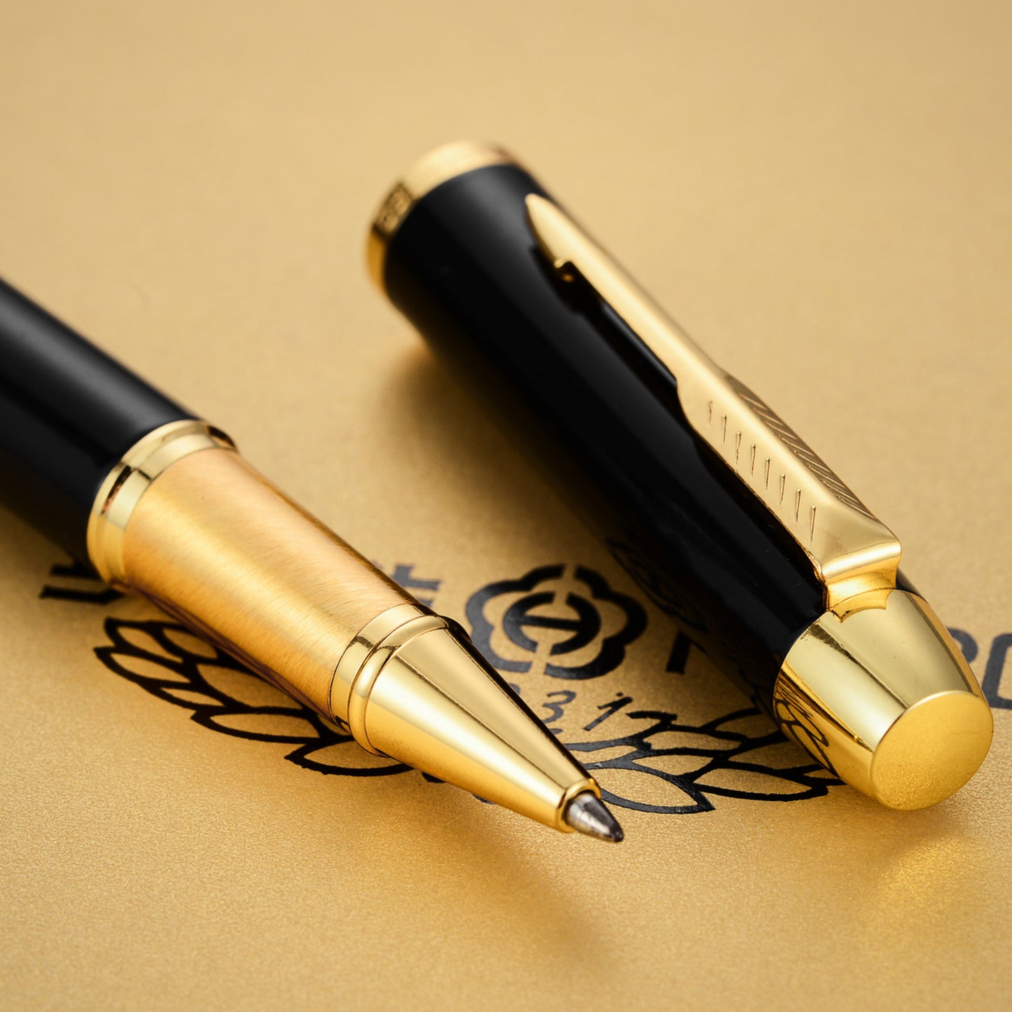【Free Engraving】Rollerball Pen & 3 Refills Medium Tip 0.7mm Gift Set